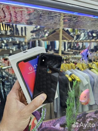 iPhone X, 64 ГБ