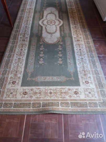 Ковер 1.10 на 3 м в хорошем состоянии