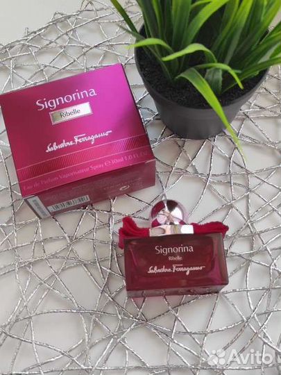 Парфюмированная вода Salvatore ferragamo Signorina