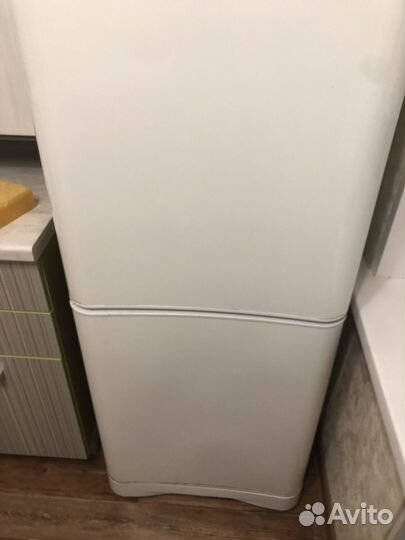 Холодильник indesit