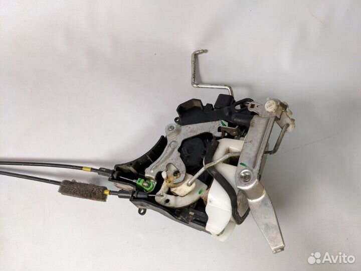 Замок двери передний левый Mitsubishi Pajero Sport