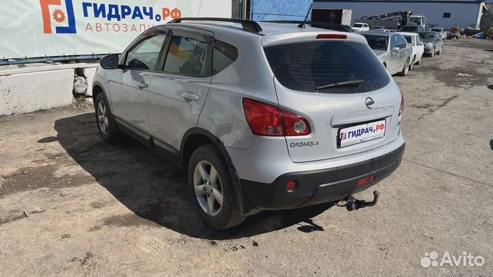 Пыльник двигателя боковой левый Nissan Qashqai (J1