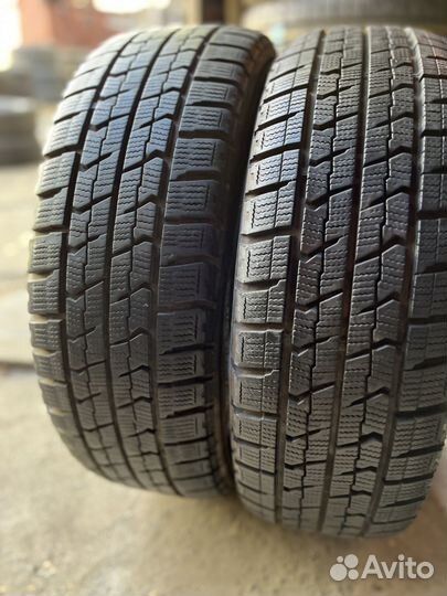 Goodyear Ice Navi Zea II 215/60 R16