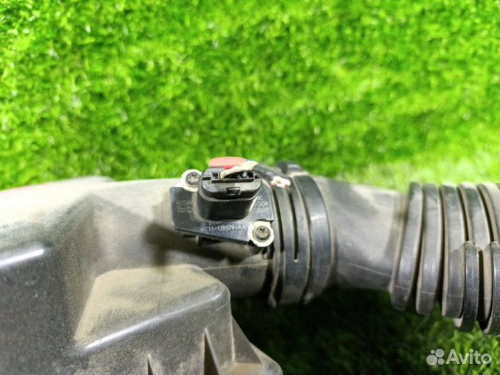 Корпус воздушного фильтра Land Rover Freelander