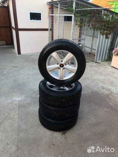 Nokian Tyres Hakkapeliitta 7 5.00/10.5 R15 и 15/10.5 R8