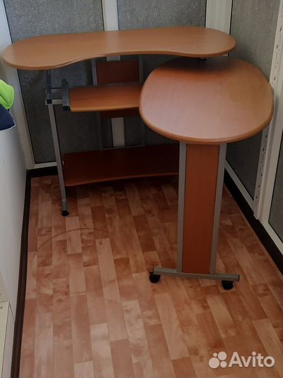 Компьютерный стол