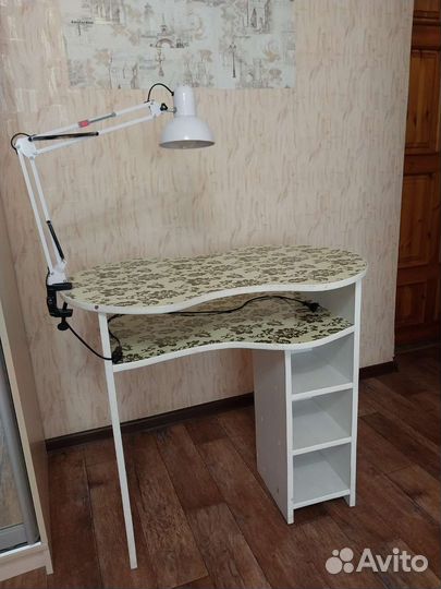 Стол для маникюра бу