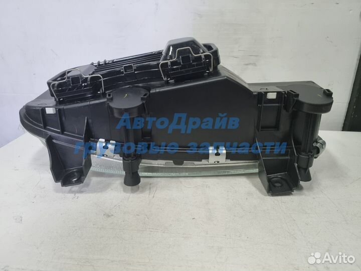 Фара Мерседес Атего левая