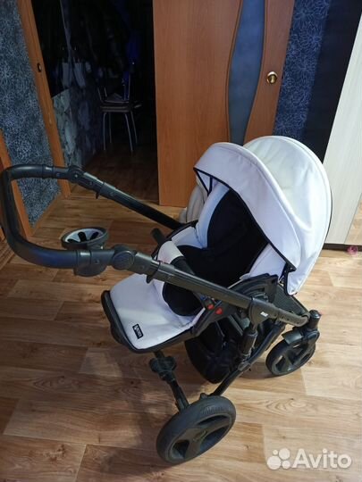 Коляска 2 в 1 с автолюлькой