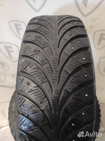 Goodyear UltraGrip 215/65 R16 98T