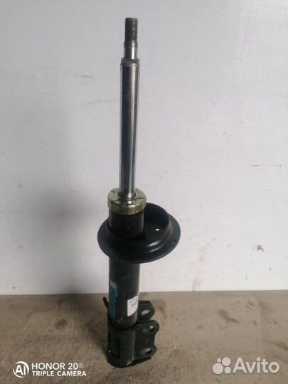Амортизатор передний правый Toyota Camry 1991-1996