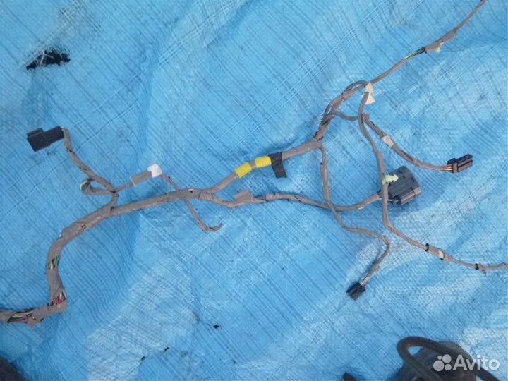 Коса правая Ford Mustang 1ZV 6G974AA 2007