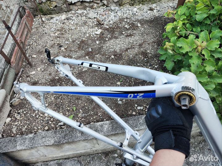 Продам раму gt avalanche 2.0 S 26 колёса
