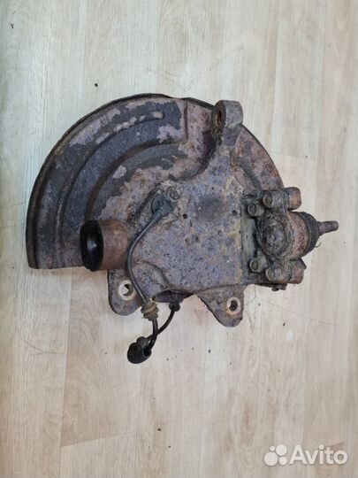 Кулак передний правый Ssangyong Kyron 1 DJ D20DT