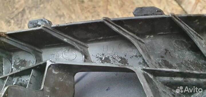 Кронштейн переднего бампера левый Kia Sportage 20