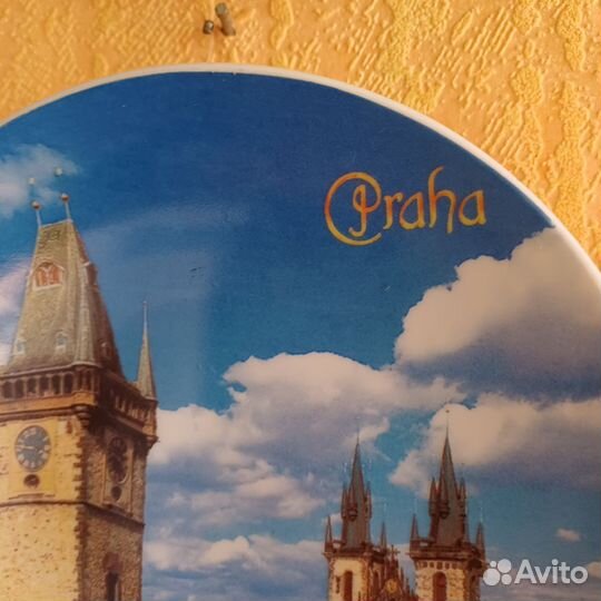 Настенная тарелка