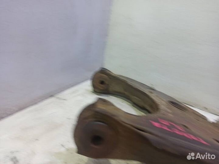 Рычаг передний правый нижний