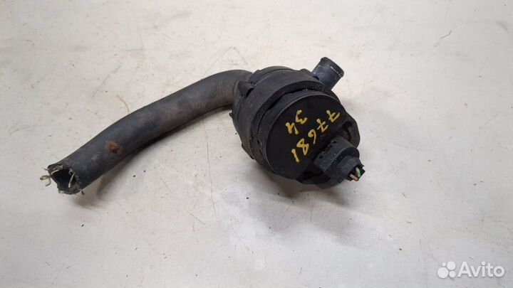 Насос водяной Mercedes E W211, 2004