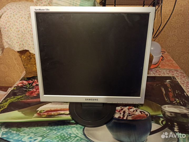 Монитор Samsung 720N 17