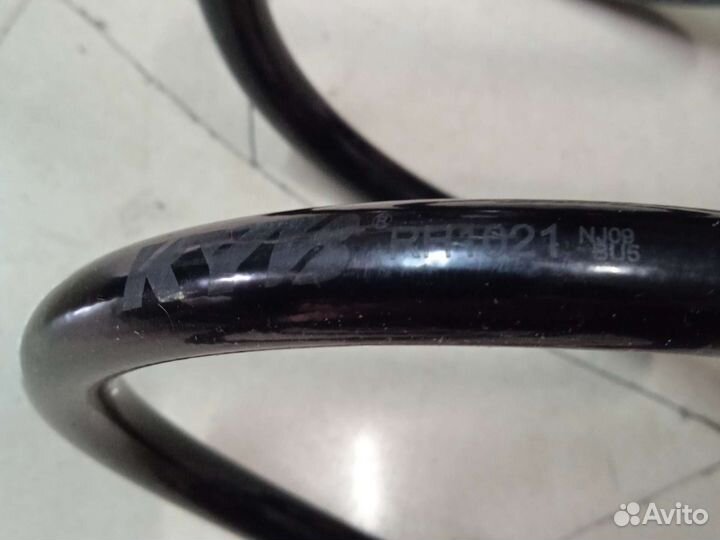 Пружина передняя VW Passat 1.6/1.8/T/1.9TDi 96)