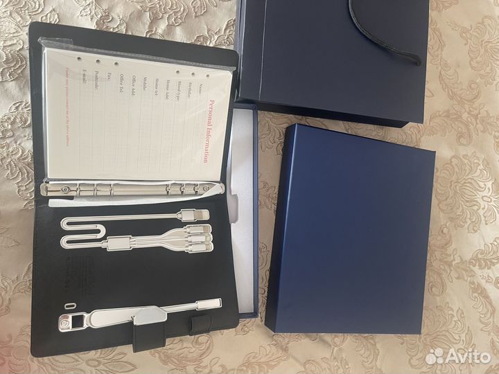 Ежедневник с отпечатками пальца