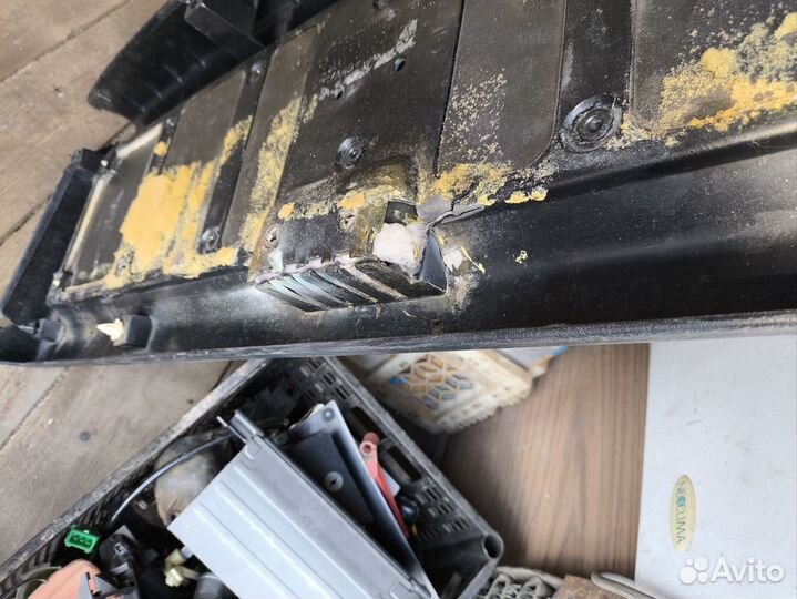 Обшивка задней двери авант Ауди 100 а6 с4 45
