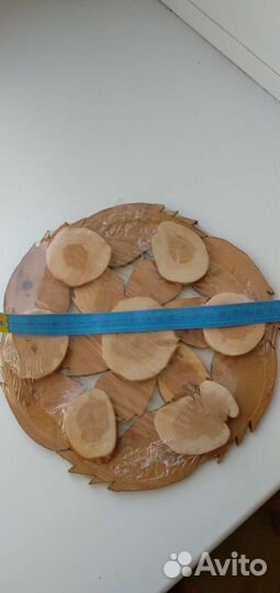 Можжевеловая подставка под горячее