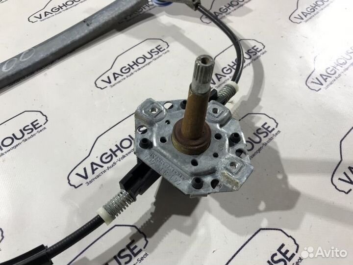 Стеклоподъемник задний правый Audi 100 C3 1990