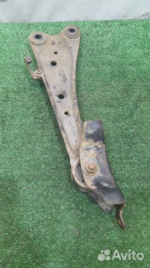 Рычаг задний левый Toyota Rav4 A40 2.0 diesel 2013