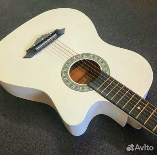 Гитара новая