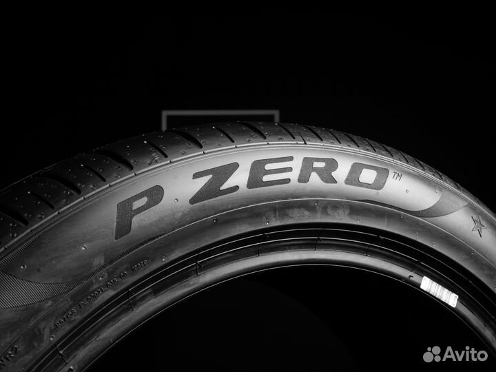 Pirelli P Zero PZ4 255/45 R20 и 285/40 R20 113Y