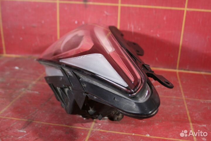 Фара левая Hyundai Santa Fe