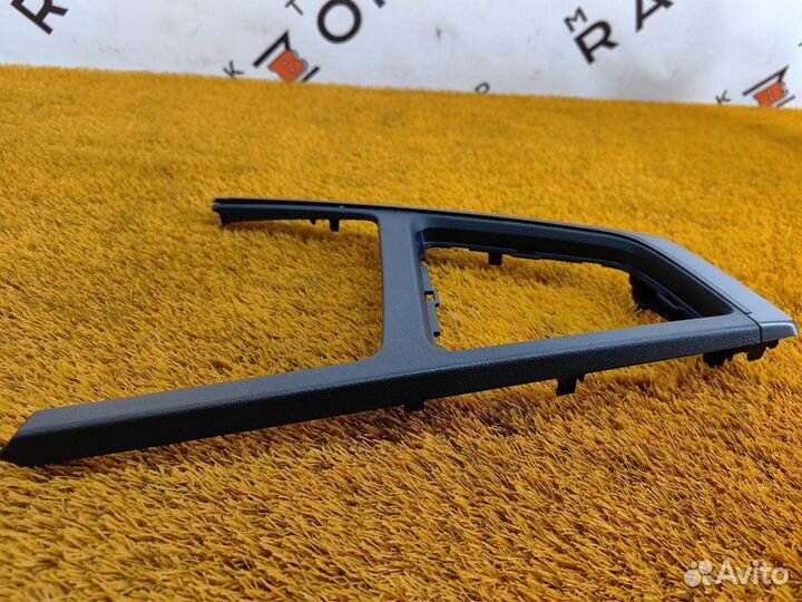 Накладка кулисы кпп Renault Duster K9KR858 2021