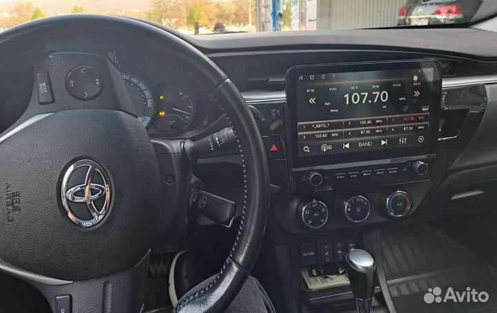 Toyota Corolla 1.6 CVT, 2015, битый, 129 000 км