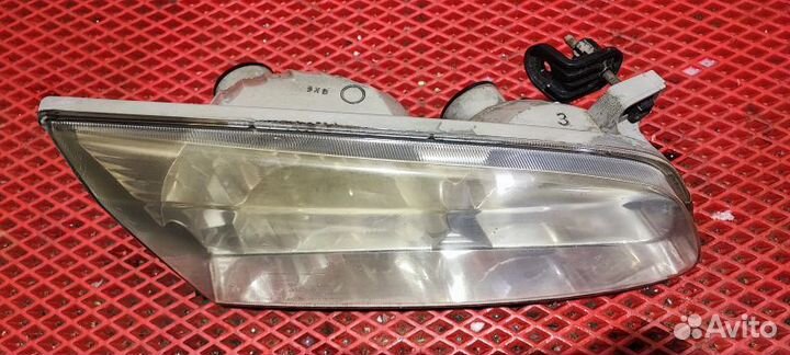 Фара передняя правая Toyota Camry Gracia SXV20