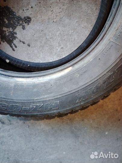 Accelera 651 215/60 R16