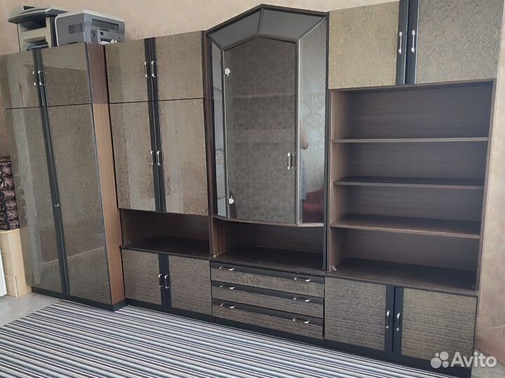 Стенка итальянская в гостиную со шкафом