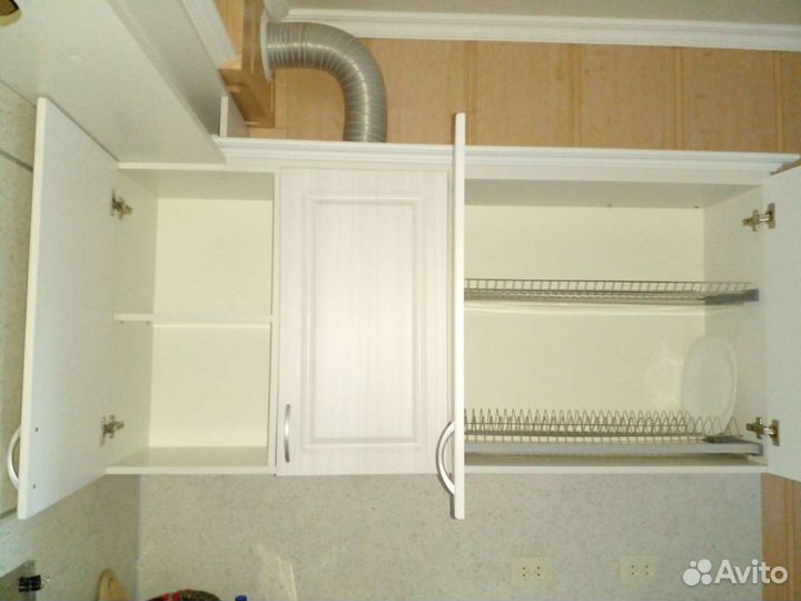 Кухонный гарнитур с варочной панелью и мойкой