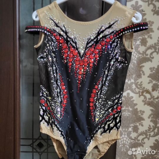 Продам купальник для художественной