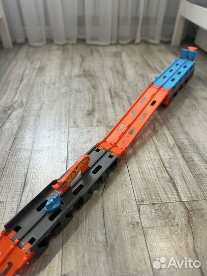 Hot wheels трек парковка
