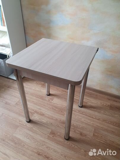 Кухонный стол