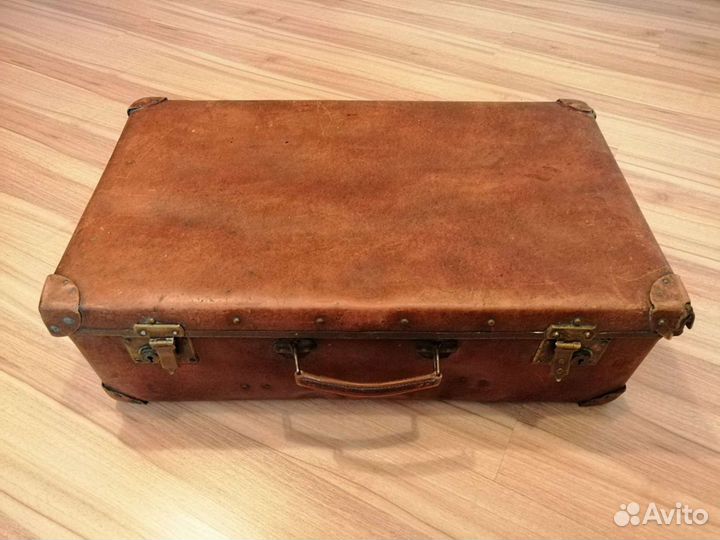 Чемодан фибровый 