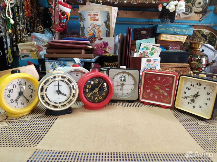 СССР часы будильники Янтарь механика