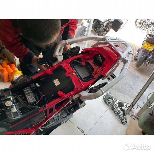 Кронштейн багажник кофра Honda CRF1100 Africa Twin