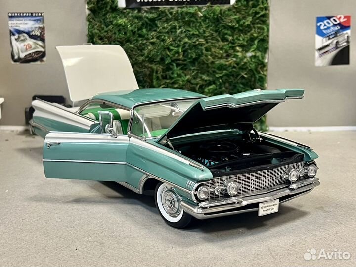 1/18 sun star platinum Oldsmobile Ninety-Eight