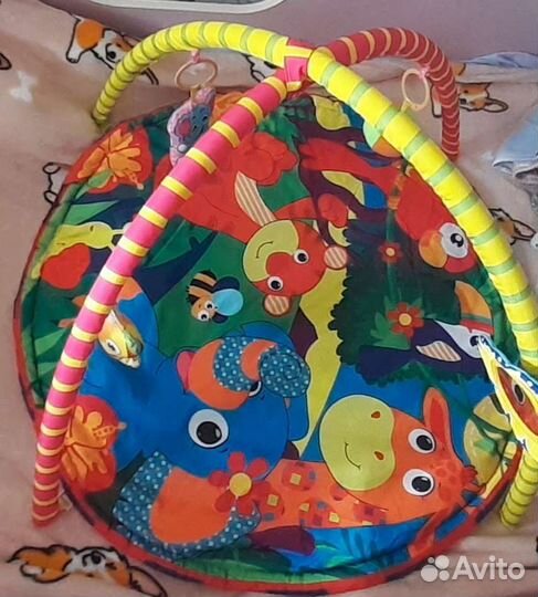 Игровой развивающий коврик