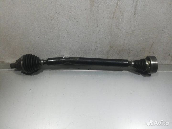 Привод (полуось) правый Skoda Octavia A5