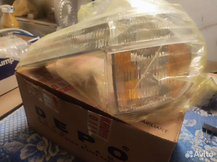 Фара Ford Explorer 1998-2000