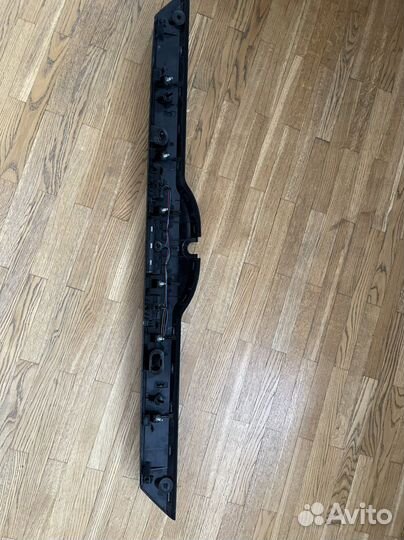 Накладка крышки богажника на вольвоv60