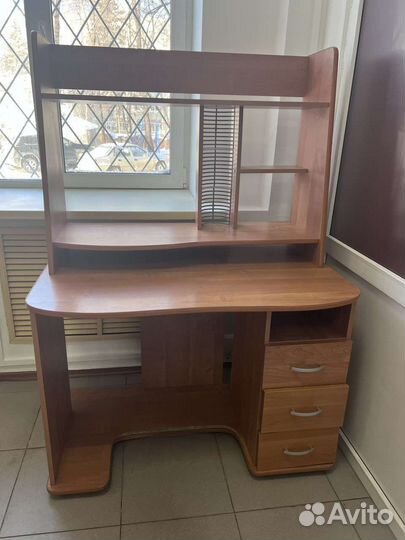 Компьютерный стол